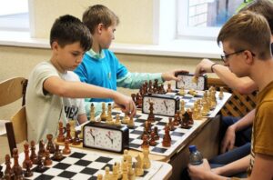Read more about the article Юных липчан приглашают в секции шахмат и настольного тенниса