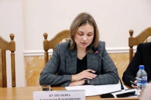 Read more about the article Александра Кузнецова отчиталась об итогах работы департамента на профильной комиссии горсовета.