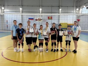 Read more about the article Семейный турнир по волейболу